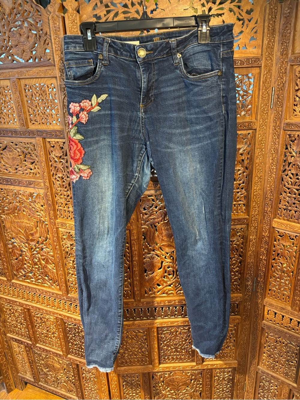 Kut Dark Blue Cropped Skinny Jeans with Floral Embroidery